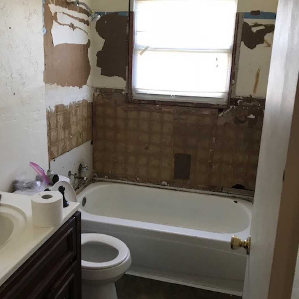 we buy houses with ugly bathrooms
