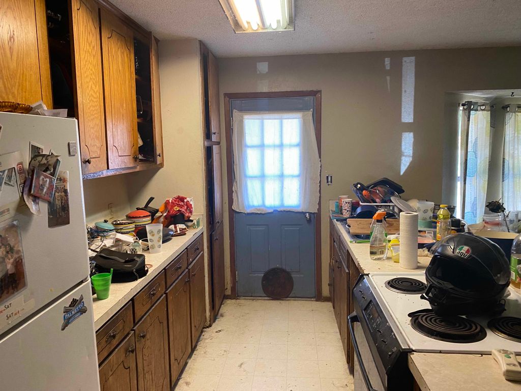 we buy houses with old kitchens